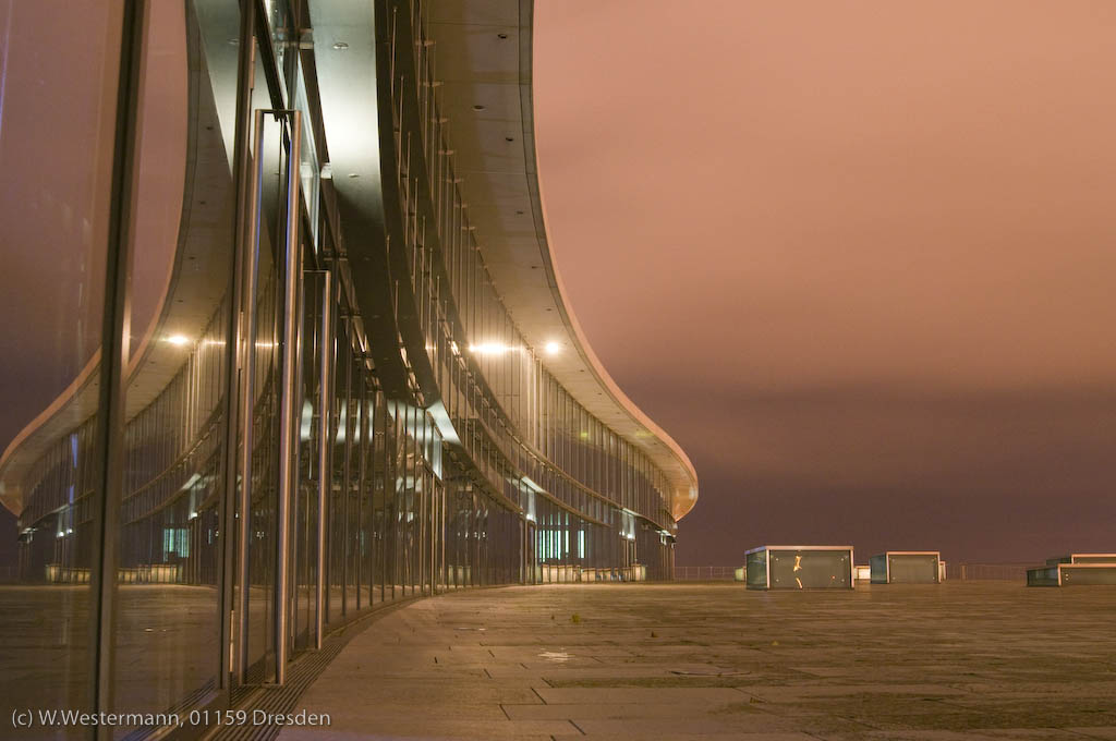 Kongresszentrum als Nachtaufnahme