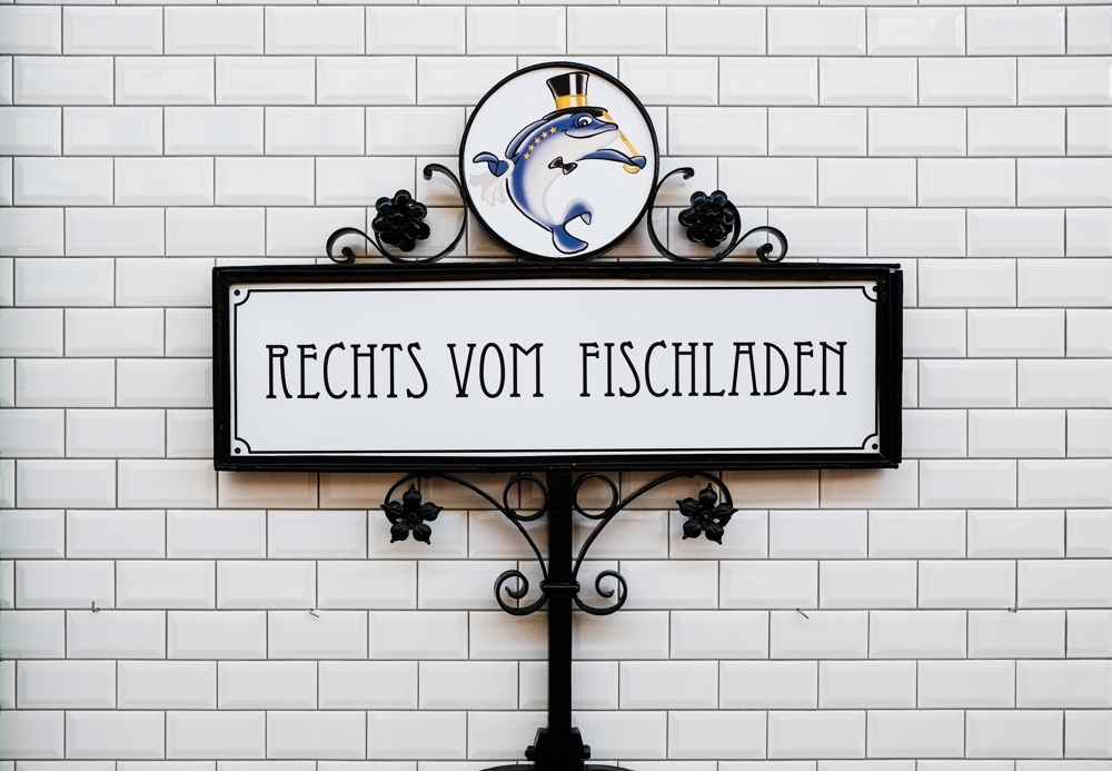 Rechts vom Fischladen