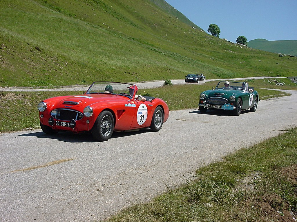 2x Austin Healy, MK II und MK III (?)