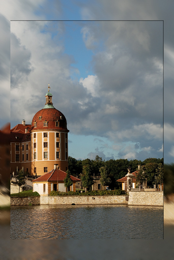 Letzte Sonnenstrahlen am Schloß