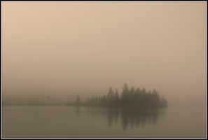 Königsee im Nebel in sephia