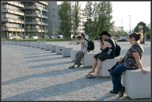 Fotoduo mit Stativträgerin