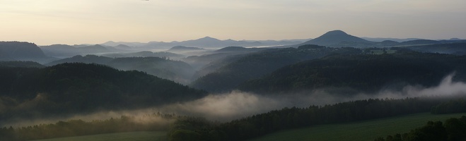 Elbe und Kamnitztal in ersten Sonenstrahlen