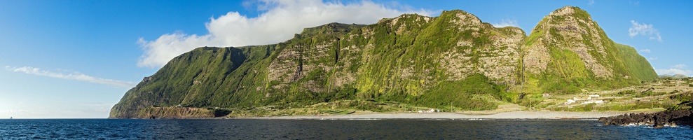 Steilküste auf Flores