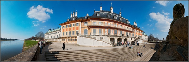 Schloß Pillnitz elbseitig