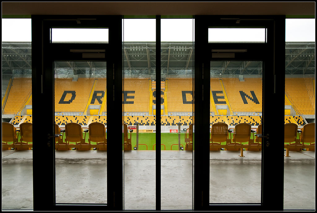 hinter Glas - Dyn4.jpg Dyn4.jpg